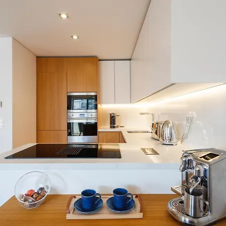 Luxury With Balcony And Shared In The Parque Eduardo Vii Area * 리스본