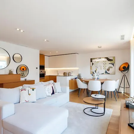 홈스테이 Luxury With Balcony And Shared In The Parque Eduardo Vii Area