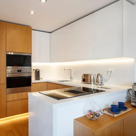 Luxury With Balcony And Shared In The Parque Eduardo Vii Area * 리스본