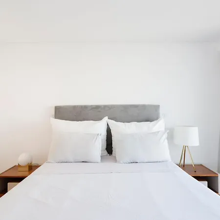 Luxury With Balcony And Shared In The Parque Eduardo Vii Area * Лиссабон