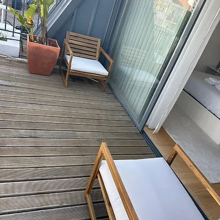 Homestay Luxury With Balcony And Shared In The Parque Eduardo Vii Area *